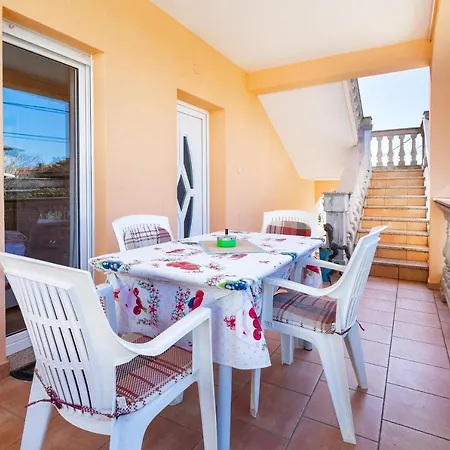 Apartman With Parking Space - 20095 *